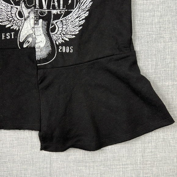 William Rast Black & White Offset Graphic Sweatshirt Tee Juniors Size XS - Picture 5 of 7